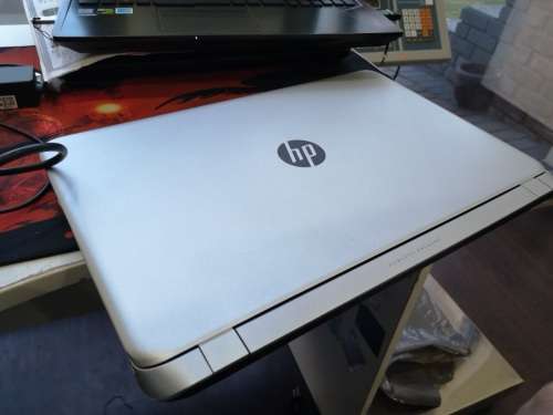 *MASSIVE 17" HP PAVILION 17*BEATS AUDIO*i5-4210U*NVIDIA 820M*8GB RAM*1000GB*HD+*